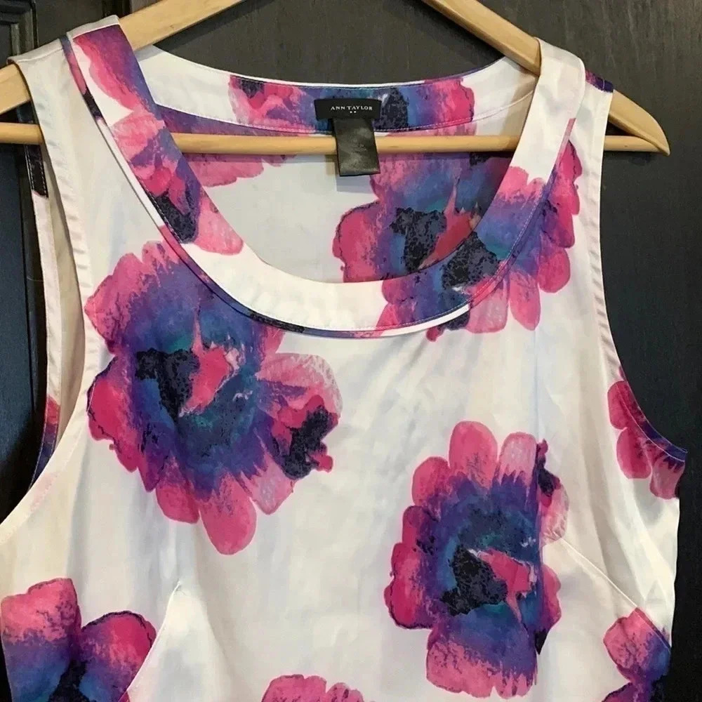 Ann Taylor  M - Picture 3 of 7
